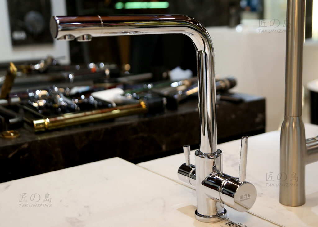 Vòi lavabo cao FC-104T và lavabo dương bàn BS-266-MG: Sự kết hợp hoàn hảo giữa nghệ thuật và công nghệ 7 VIET8563